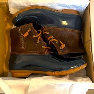 Sperry Saltwater Rainboots Tan/Navy Women’s size 10